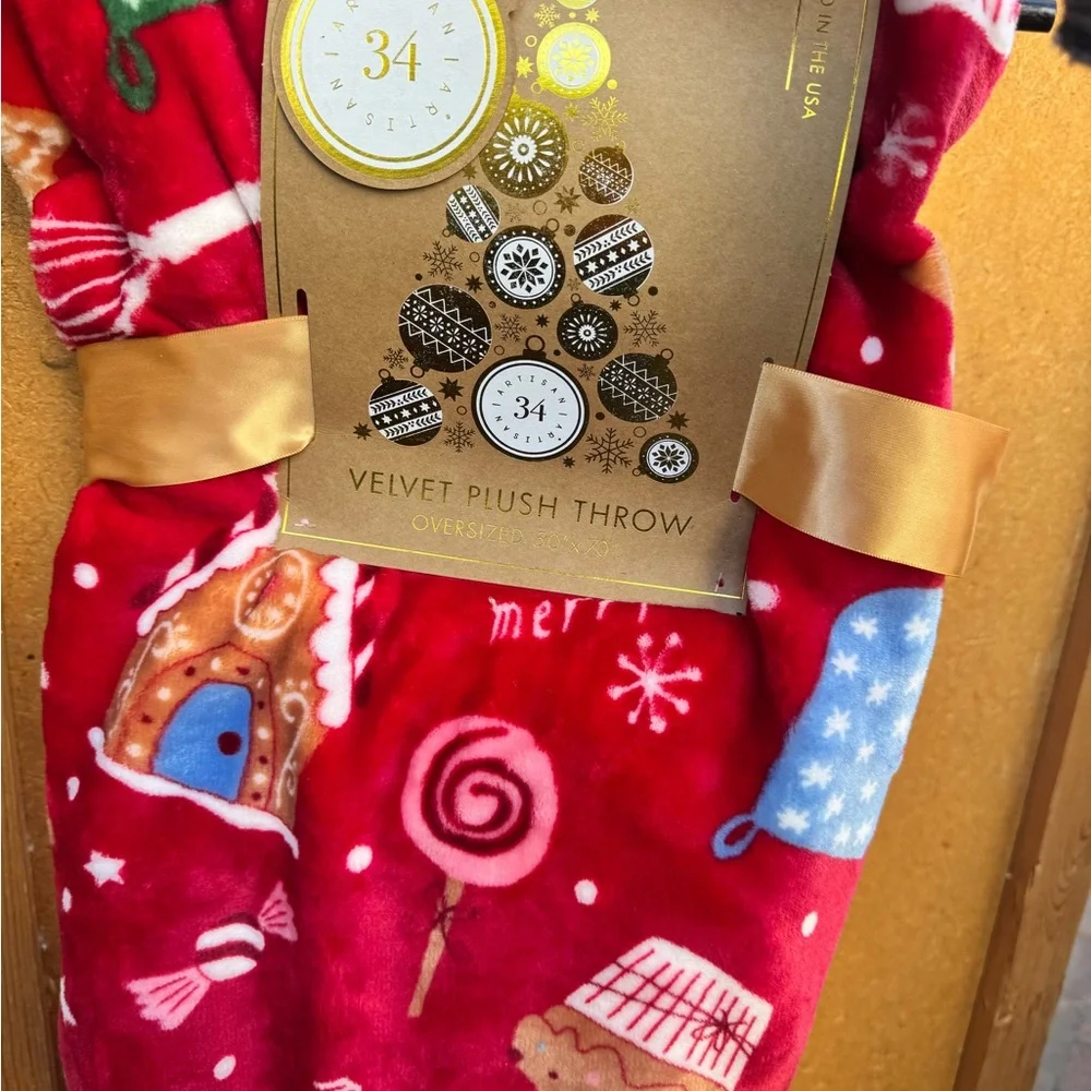 Gingerbread Oversized Plush Throw_4